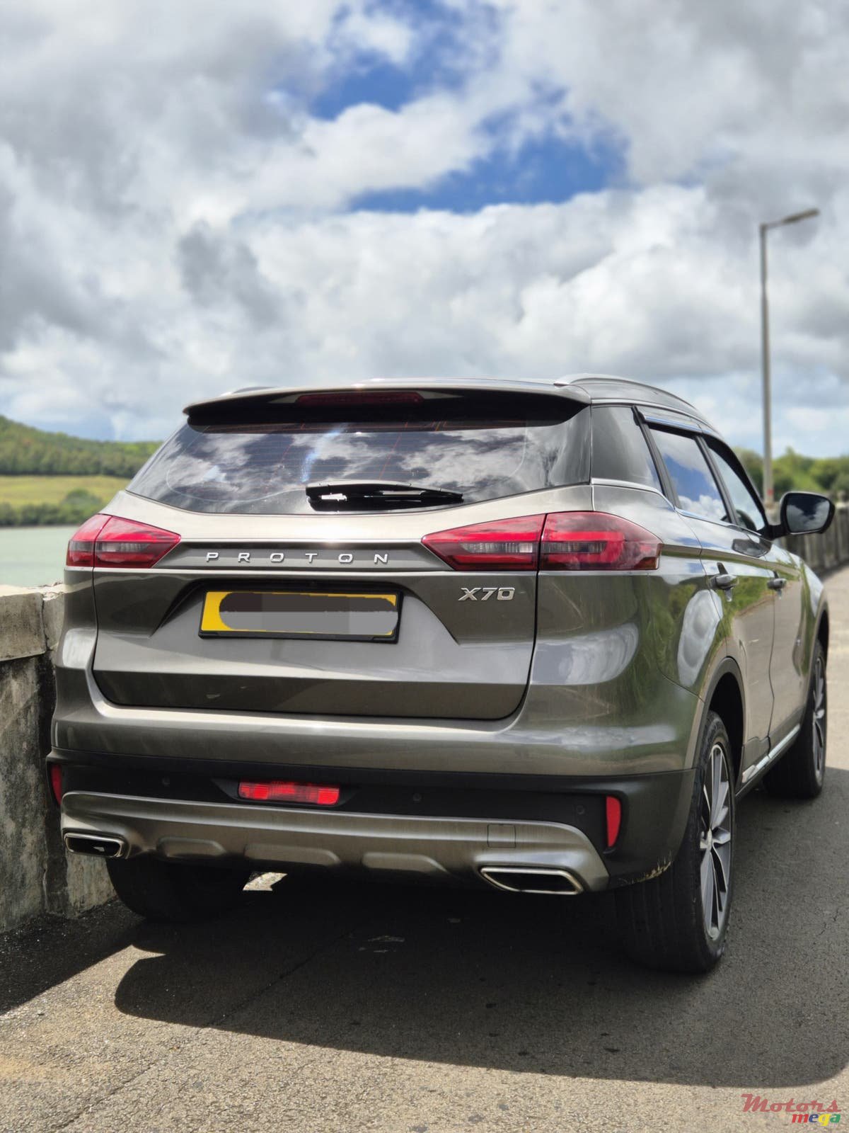 2022' Proton x70 photo #3