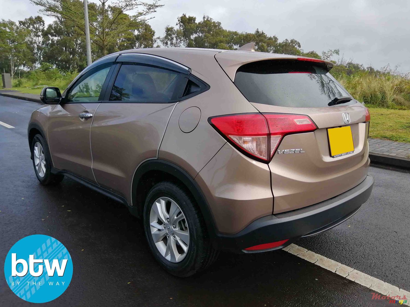 2016' Honda Vamos Vezel photo #2