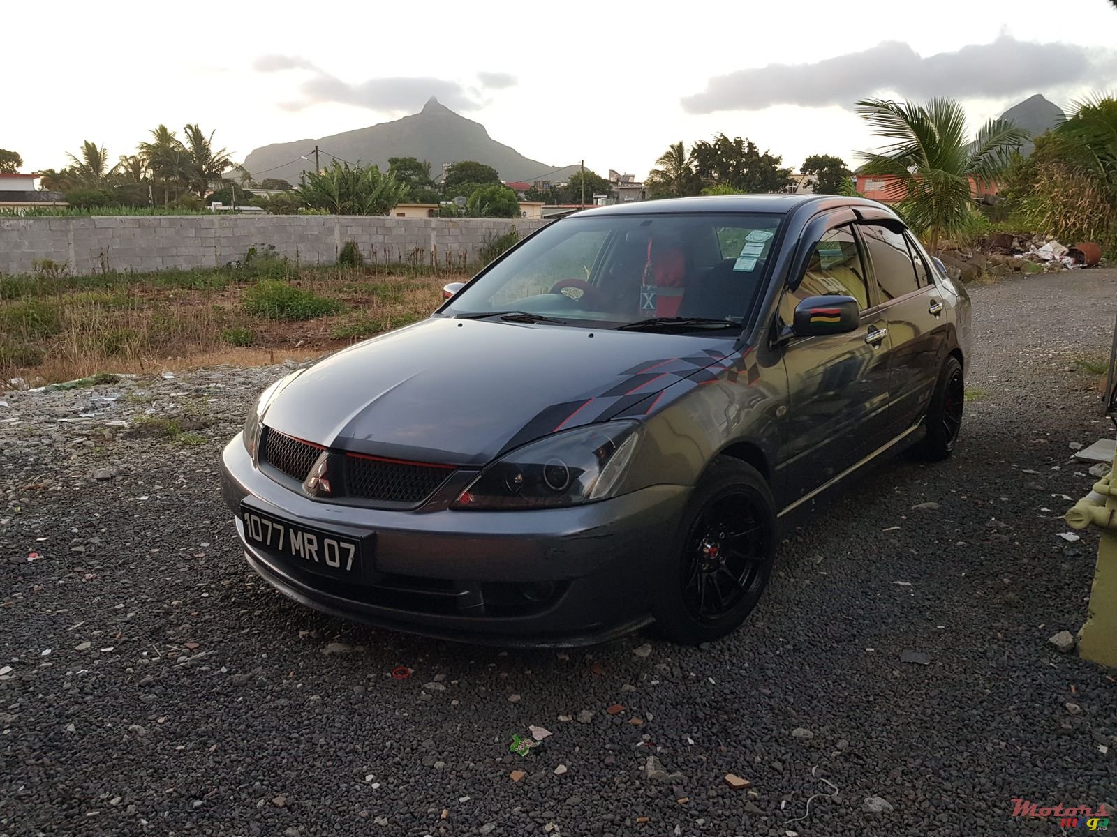 2007' Mitsubishi Lancer photo #4