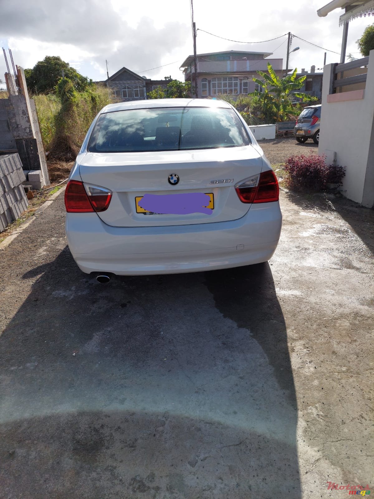 2007' BMW 320 photo #1