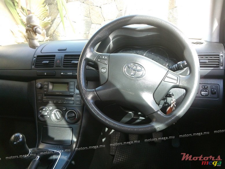 2007' Toyota Avensis photo #4