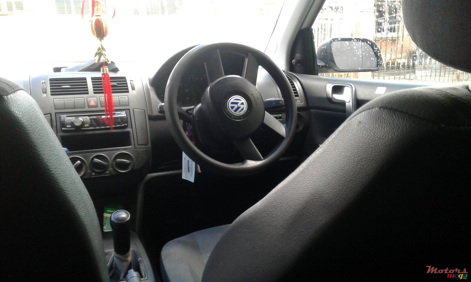 2002' Volkswagen Polo photo #2