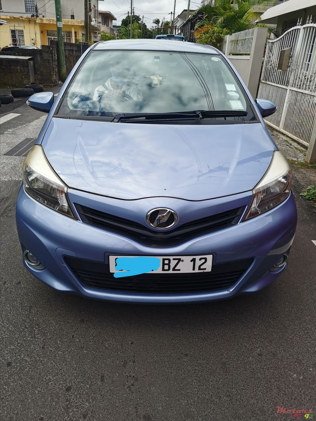 2012' Toyota Vitz photo #1