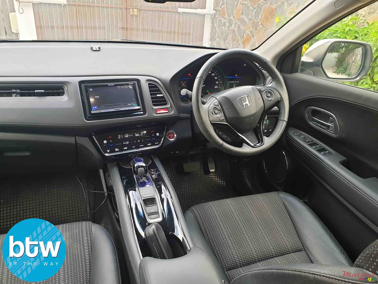 2014' Honda Vamos Vezel Z package photo #4