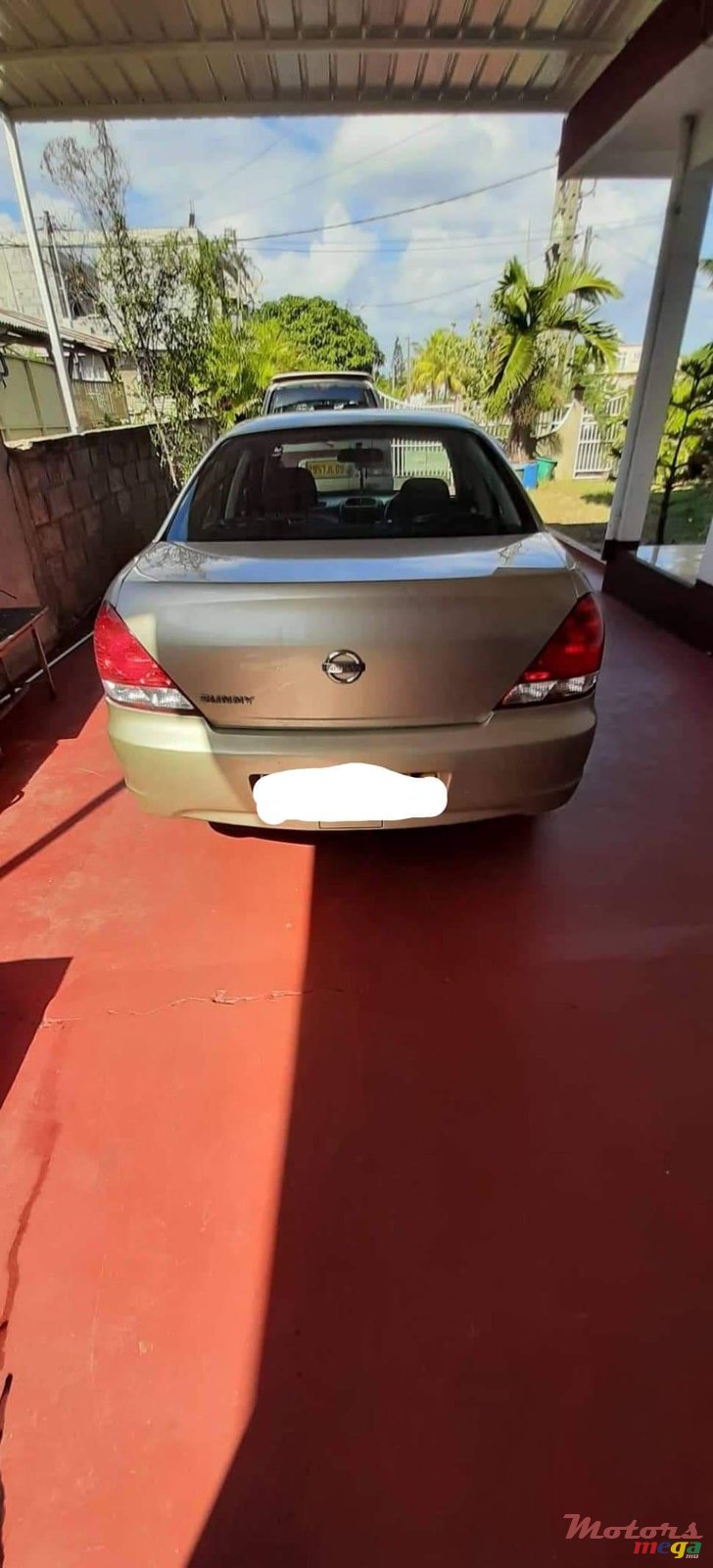 2010' Nissan Sunny photo #1