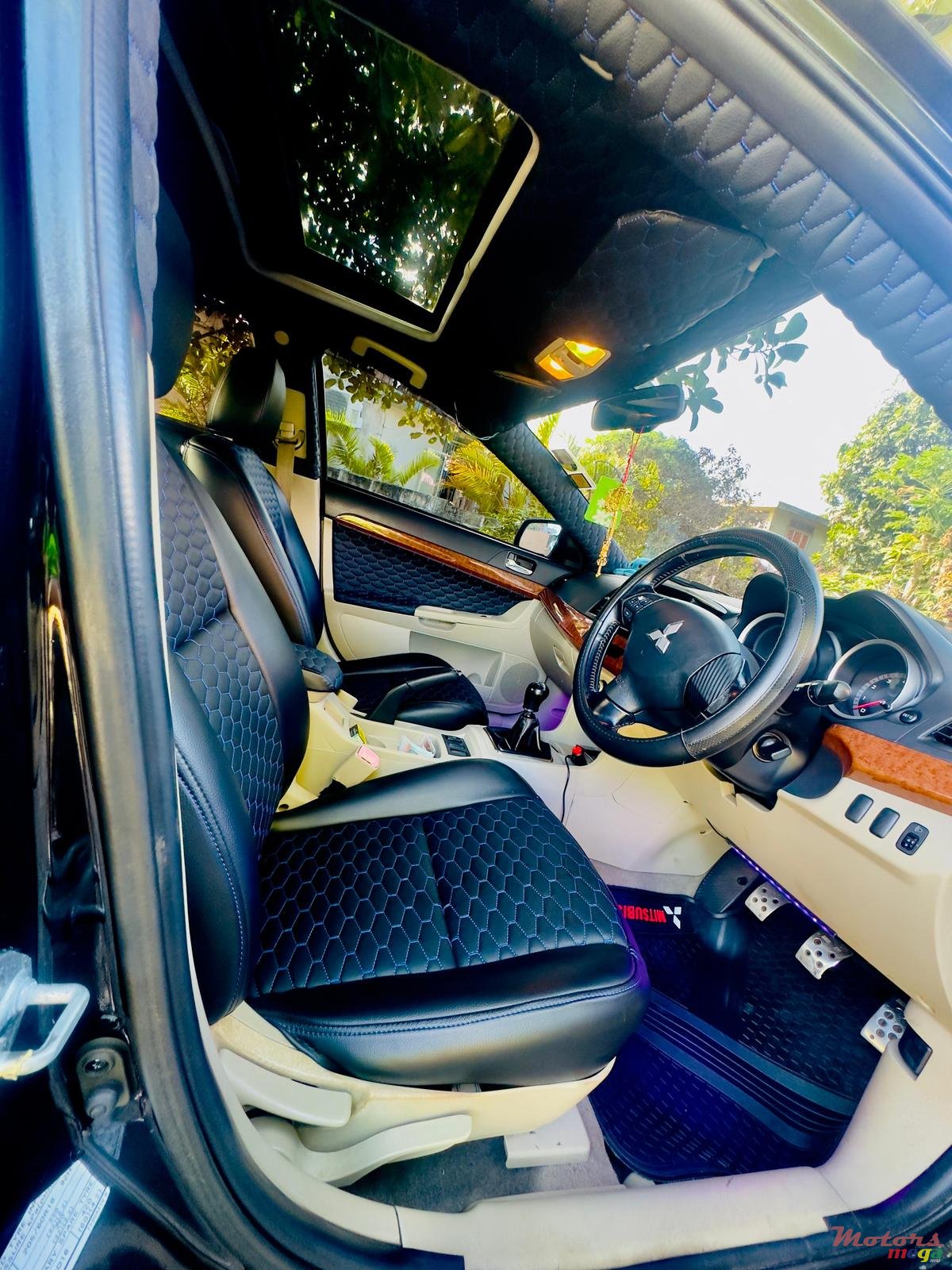 2008' Mitsubishi Lancer photo #6