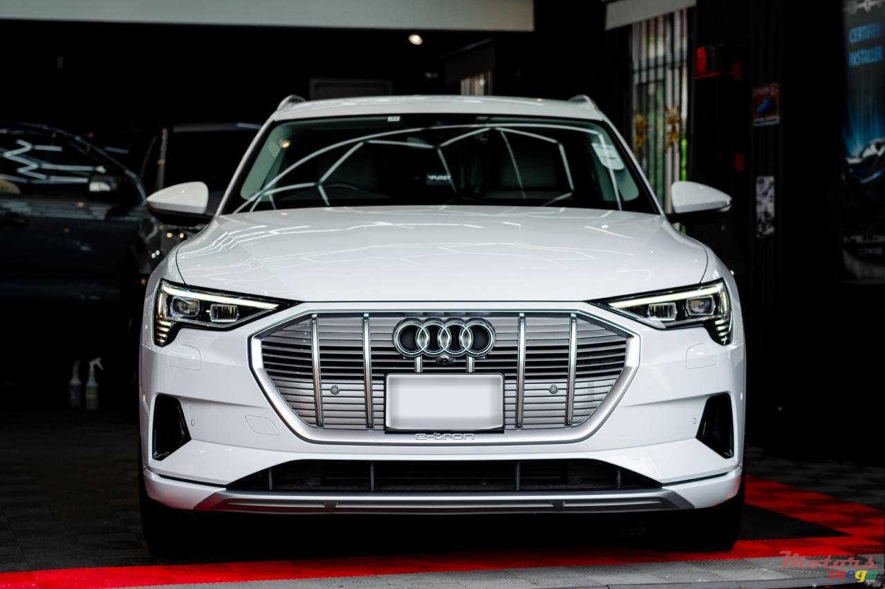 2021' Audi e-tron photo #1