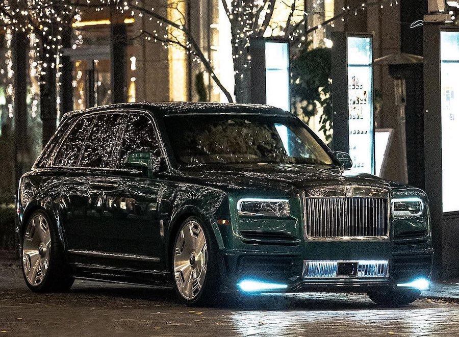 Widebody Mansory Cullinan Lowered on Brushed AGL73s Looks Ready for Christmas