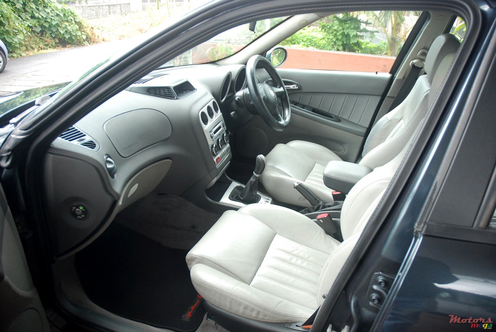 2006' Alfa Romeo 156 photo #3