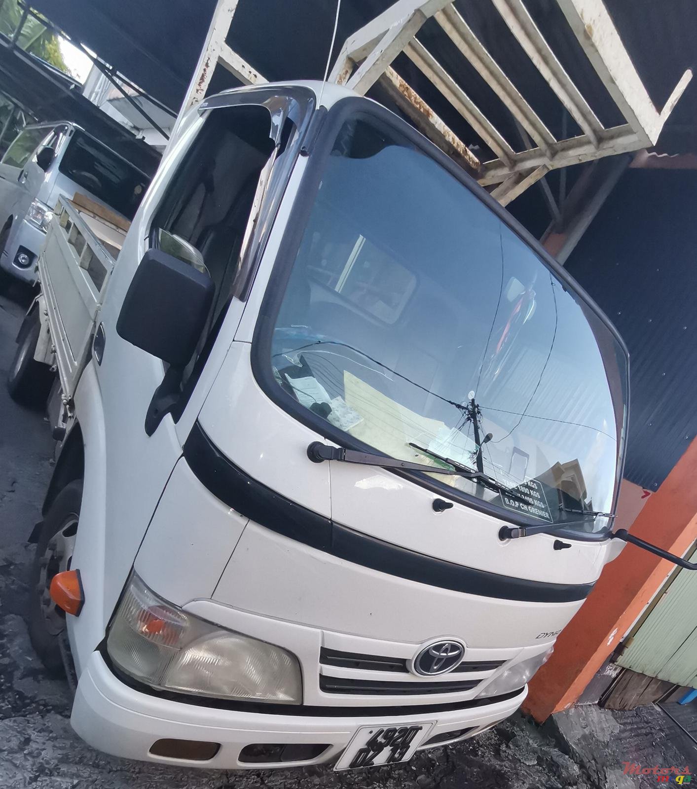 2013' Toyota photo #2