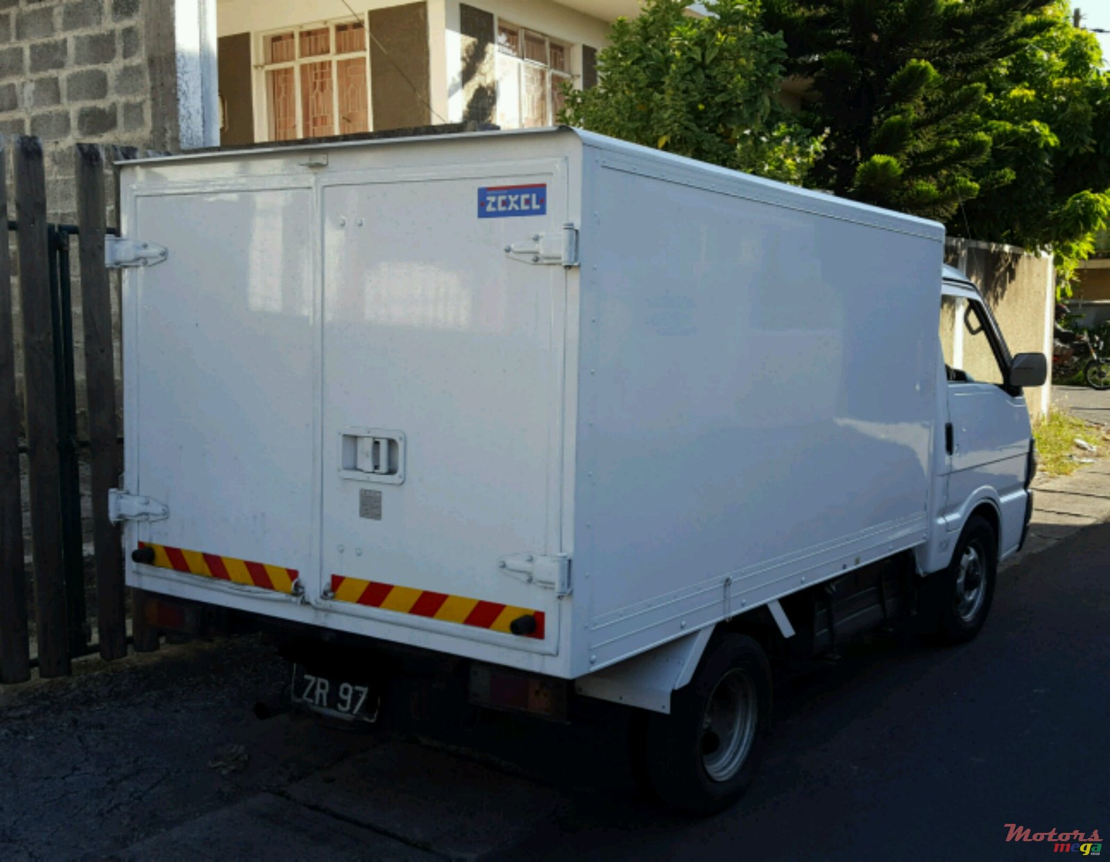 1997' Nissan Vanette photo #2