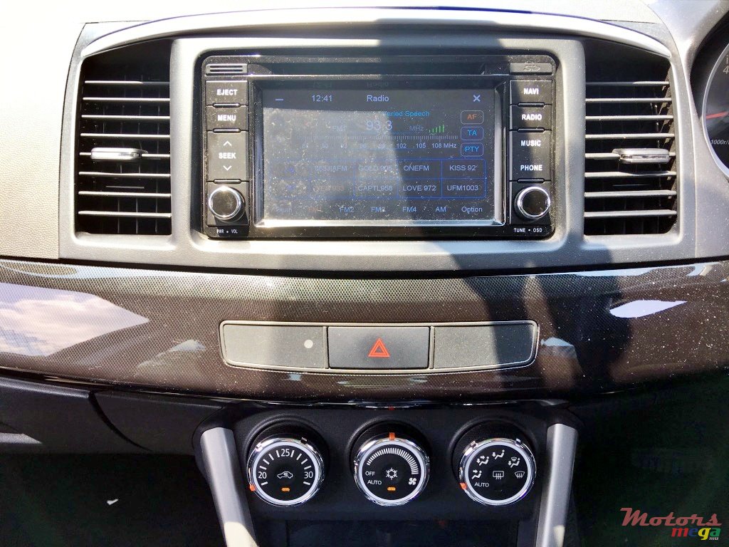 2016' Mitsubishi Lancer EX photo #5