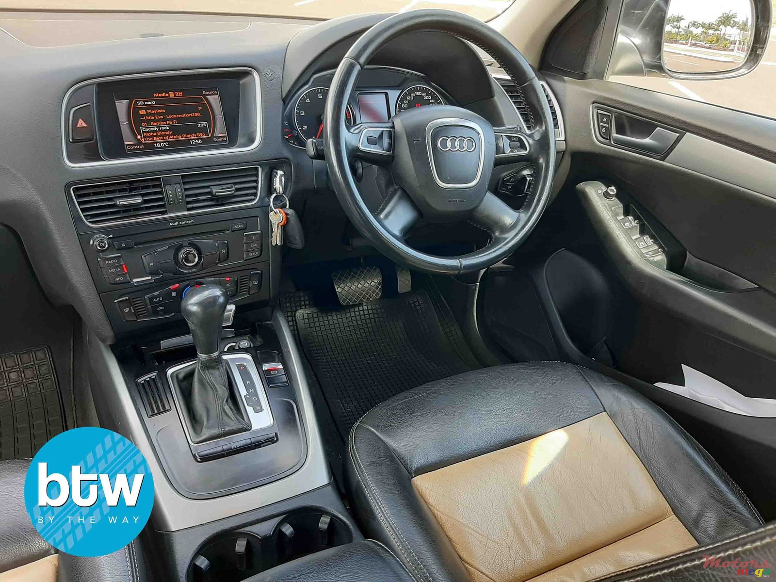 2012' Audi Q5 photo #5