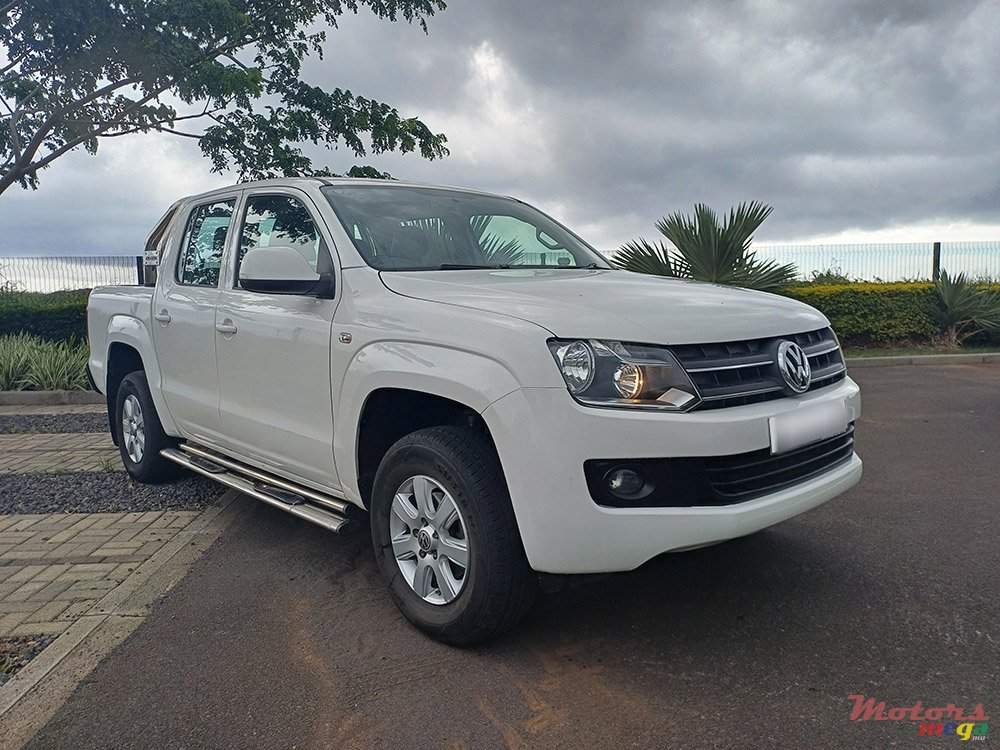 2014' Volkswagen Amarok TDI 4Motion photo #1