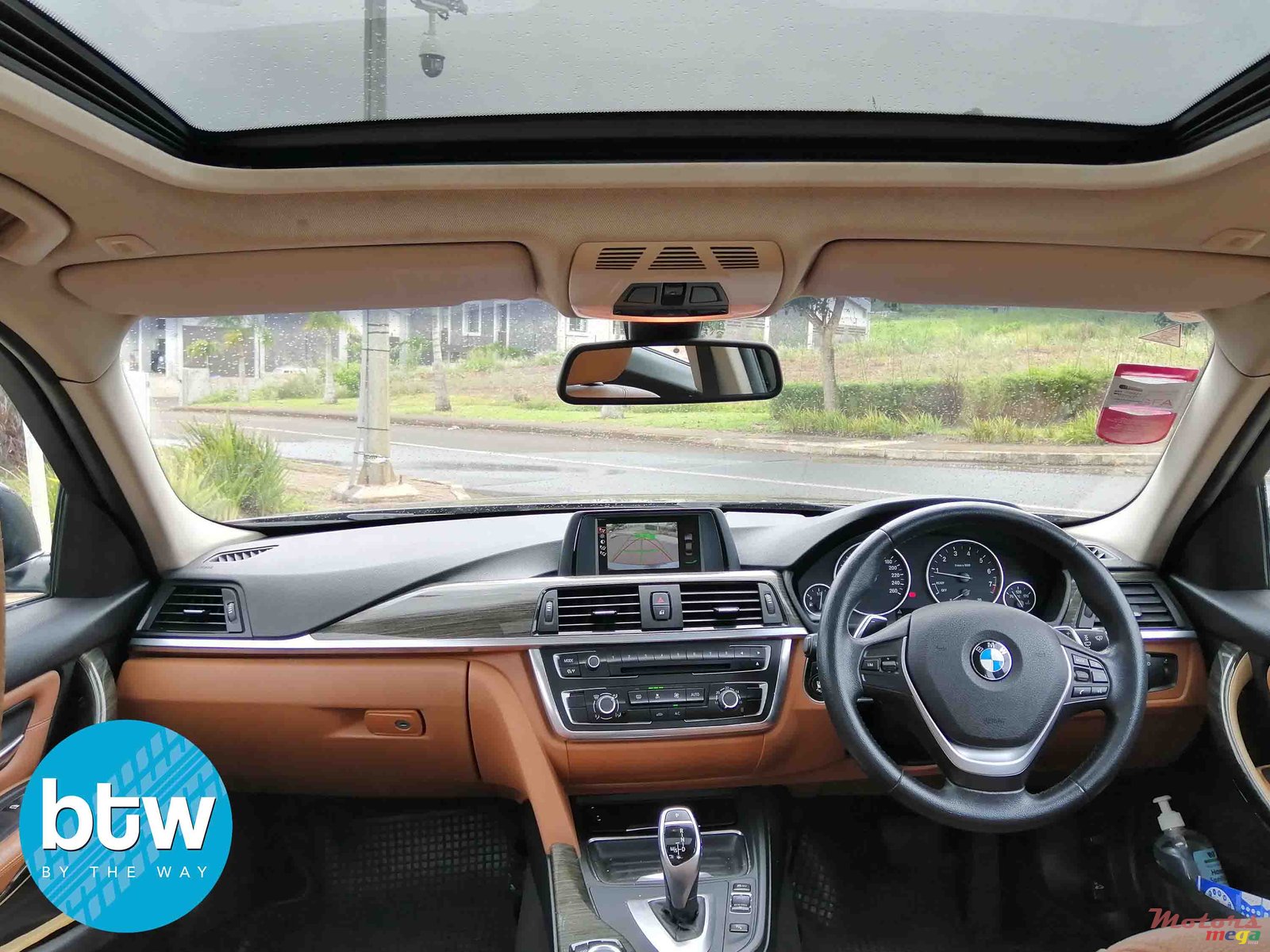 2012' BMW 3 Series photo #6