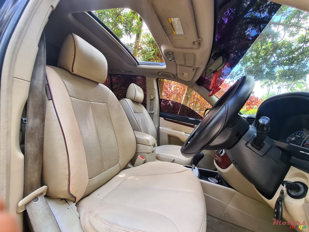 2008' Hyundai Santa Fe photo #5