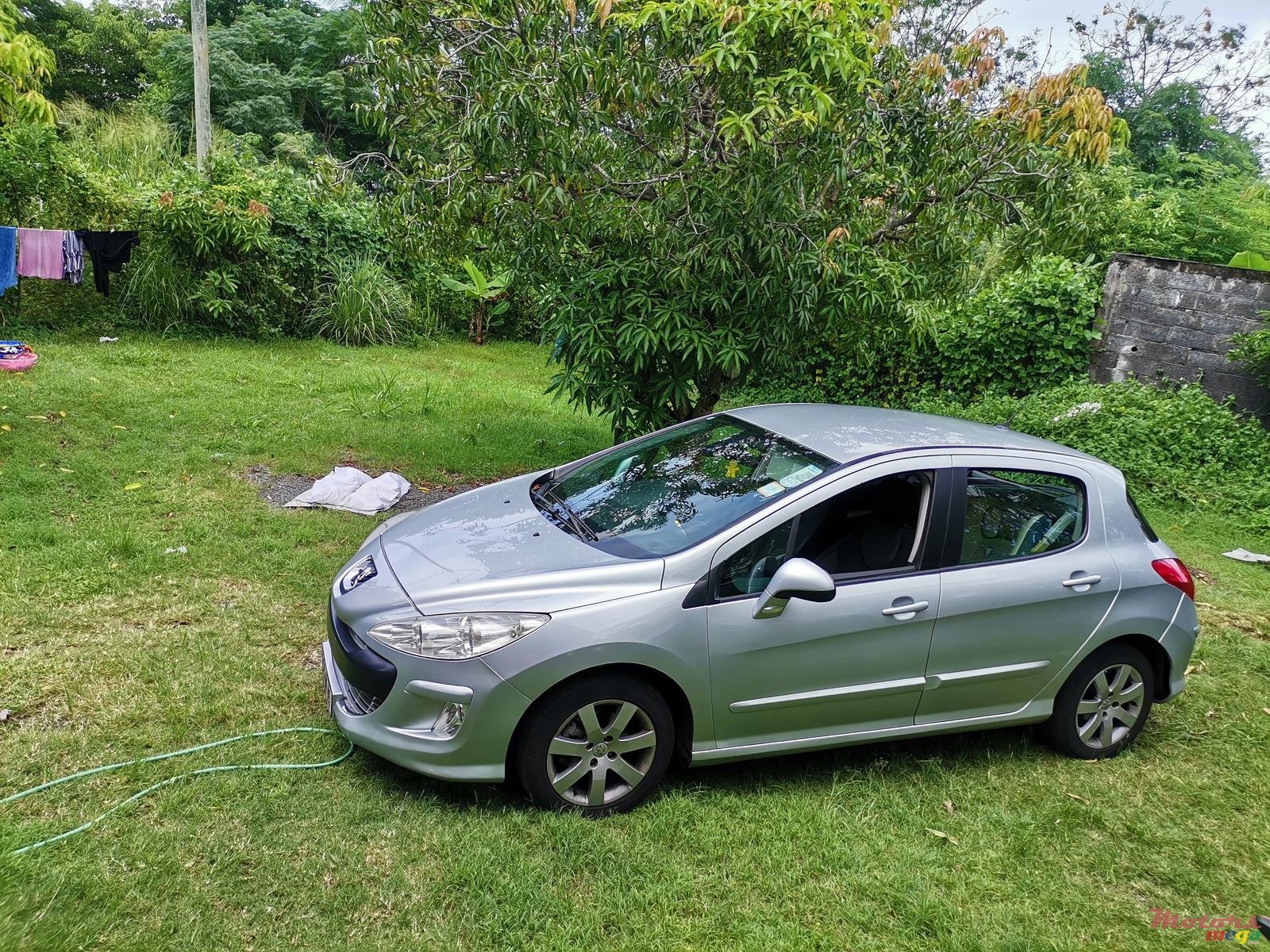 2009' Peugeot 308 photo #2