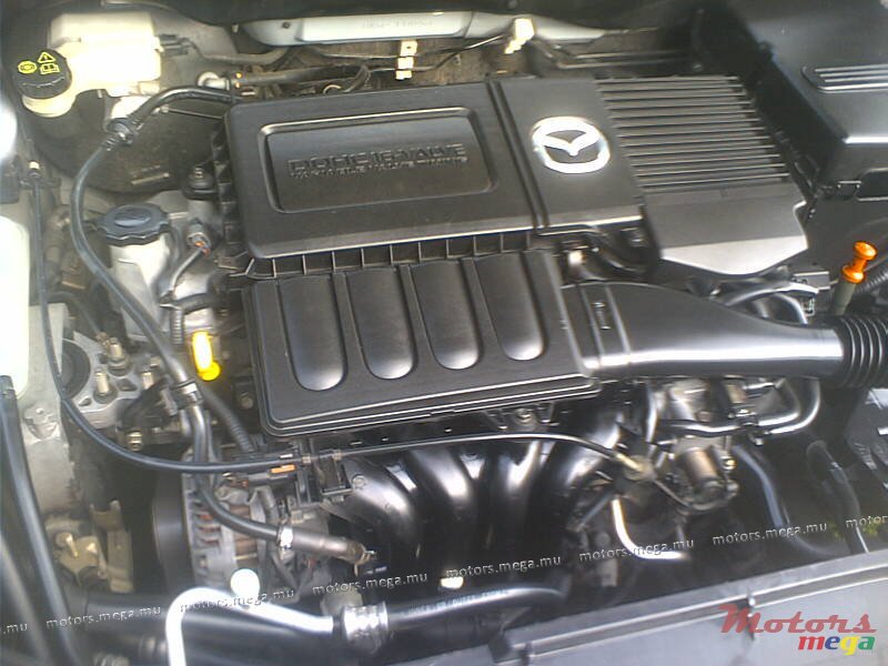 2004' Mazda photo #4