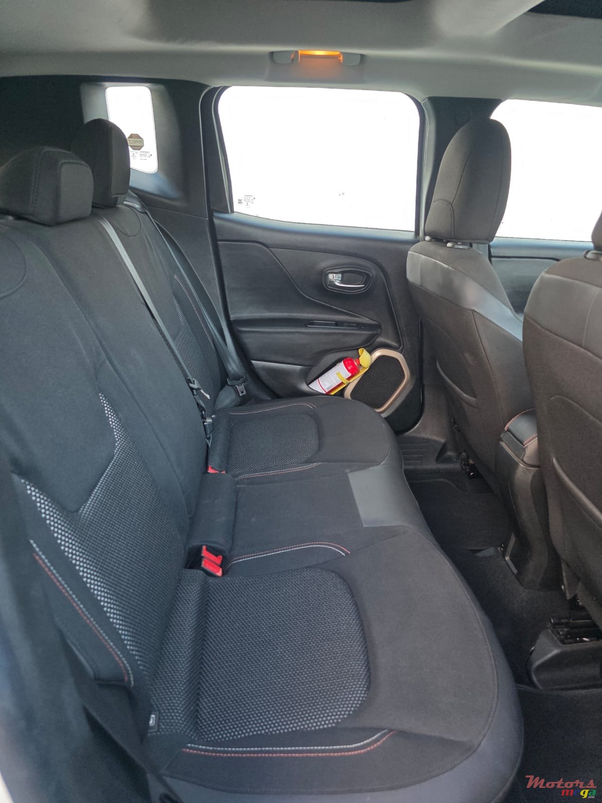 2018' Jeep Renegade photo #2