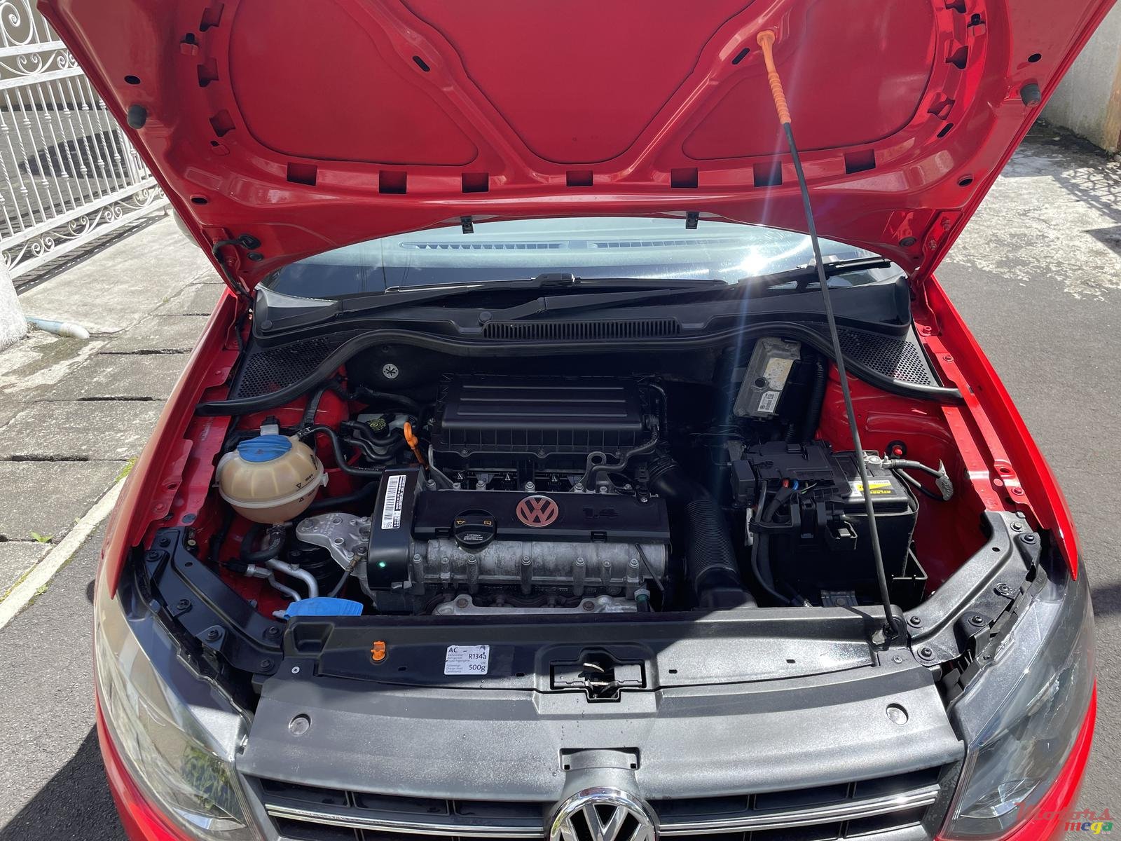 2010' Volkswagen Polo 1.4 Automatic photo #2