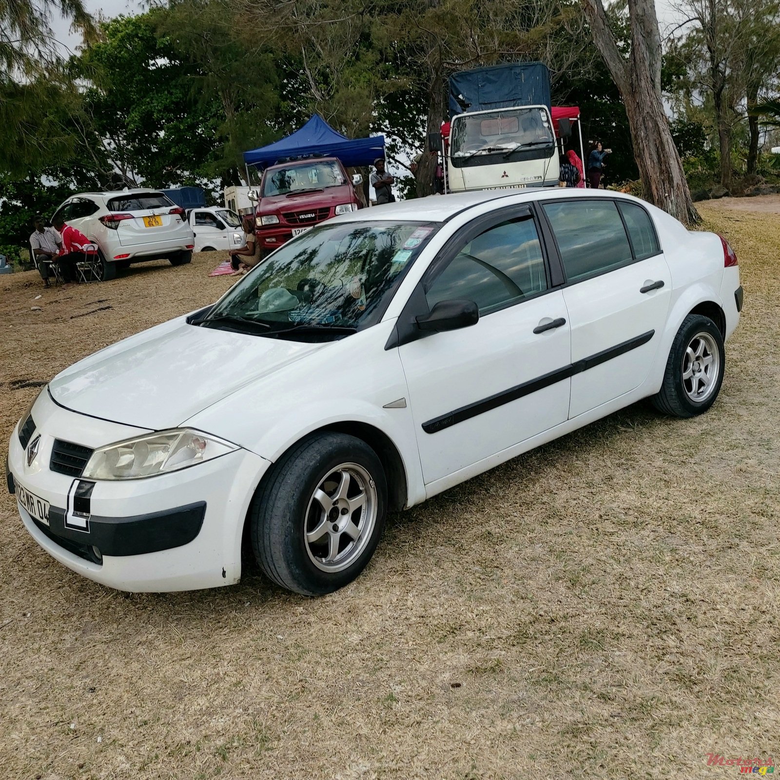 2004' Renault Megane photo #1
