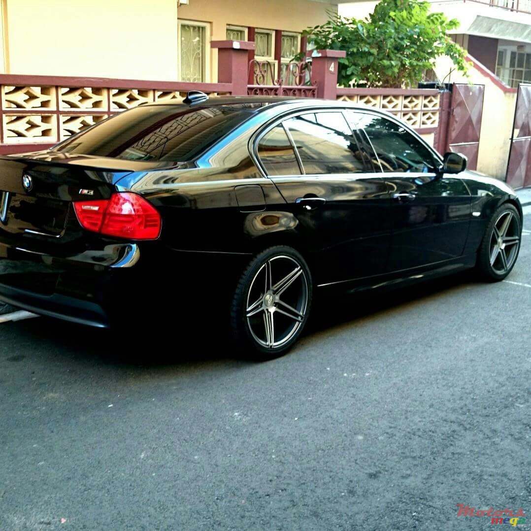 2009' BMW 3 Series 318 M Sport photo #1