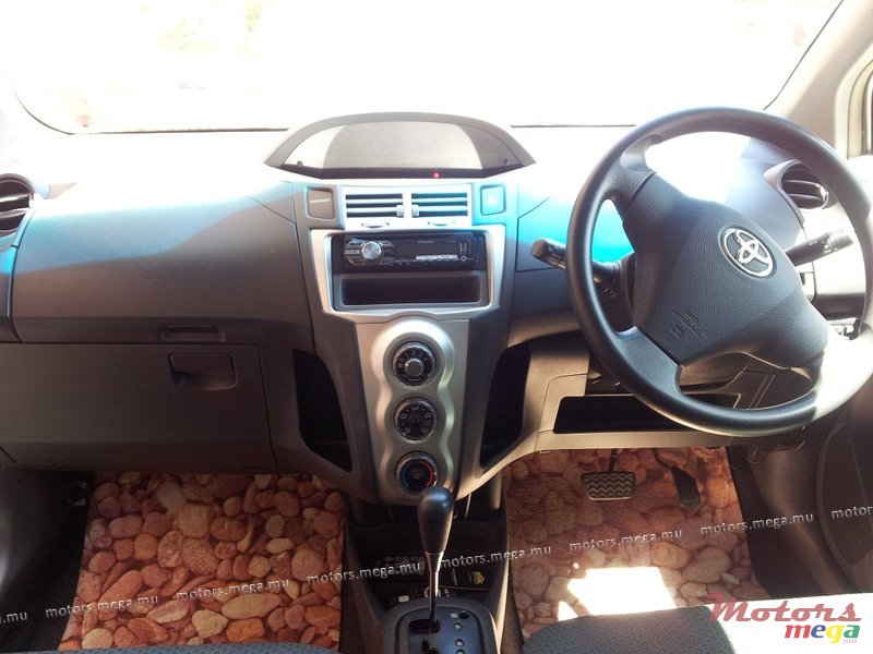 2005' Toyota photo #6