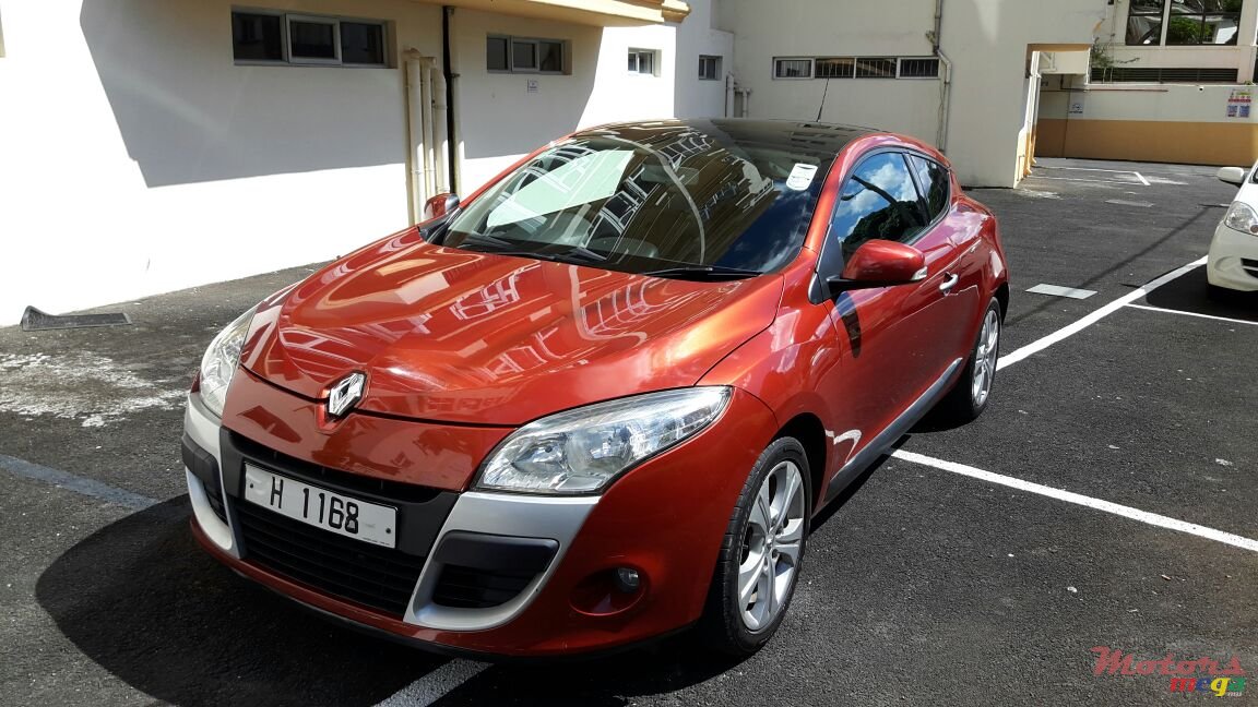 2010' Renault MEGANE COUPÉ, 2DRS, 6 SPEED MA photo #1