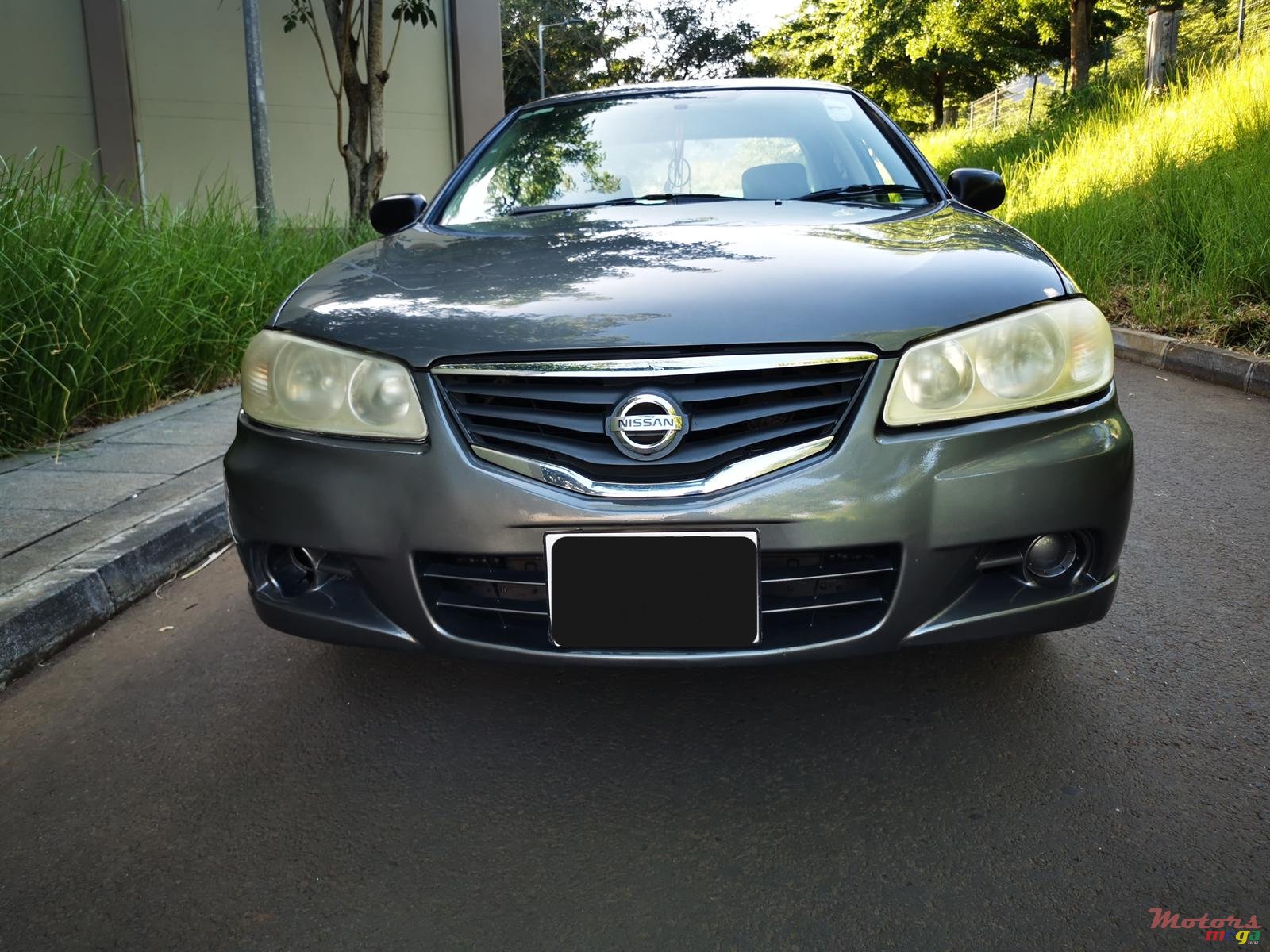 2011' Nissan Sunny photo #2