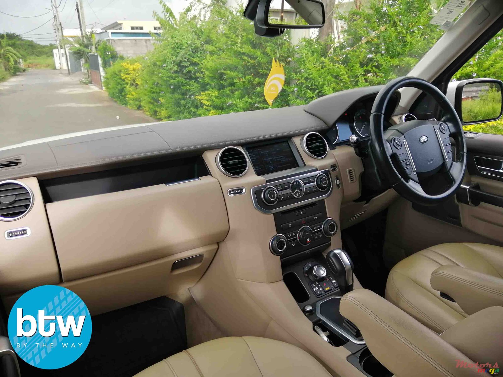 2012' Land Rover Discovery photo #6