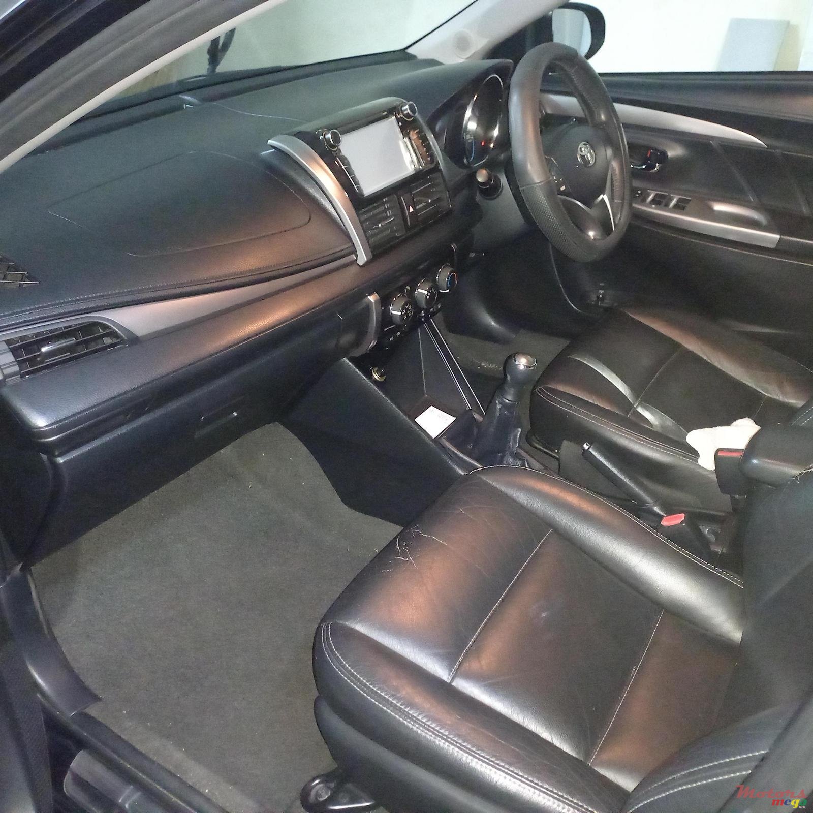 2015' Toyota Yaris photo #1