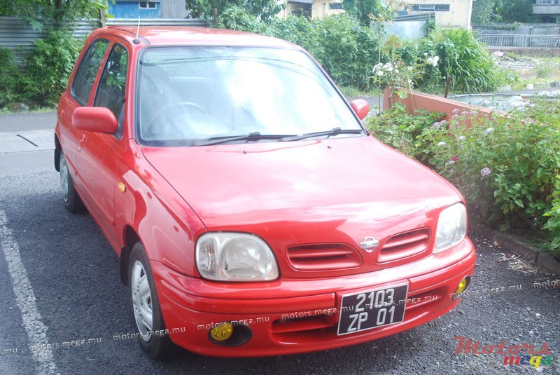 2001' Nissan photo #2