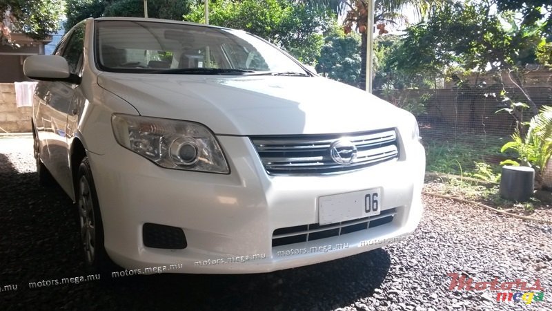 2006' Toyota Corolla Axio photo #1