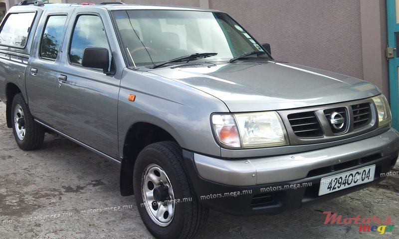 2004' Nissan Navara 2X4 photo #1