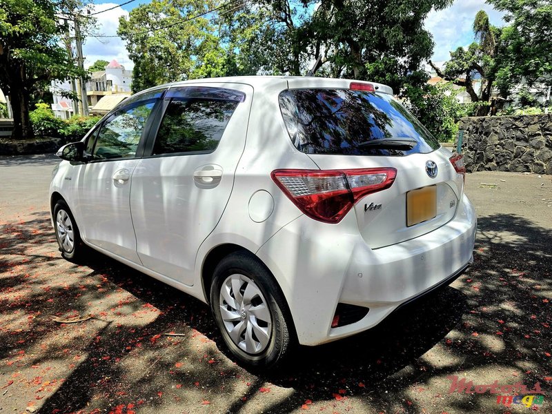 2019' Toyota Vitz photo #4