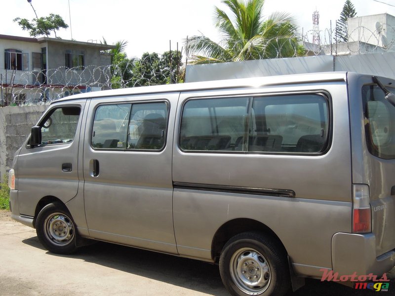 2006' Nissan Urvan 15 places photo #1