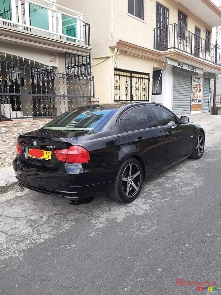 2011' BMW 320 photo #2