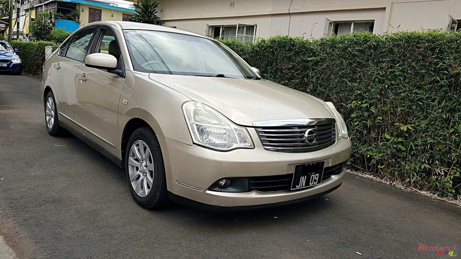 2009' Nissan 1498 cc Automatic photo #1