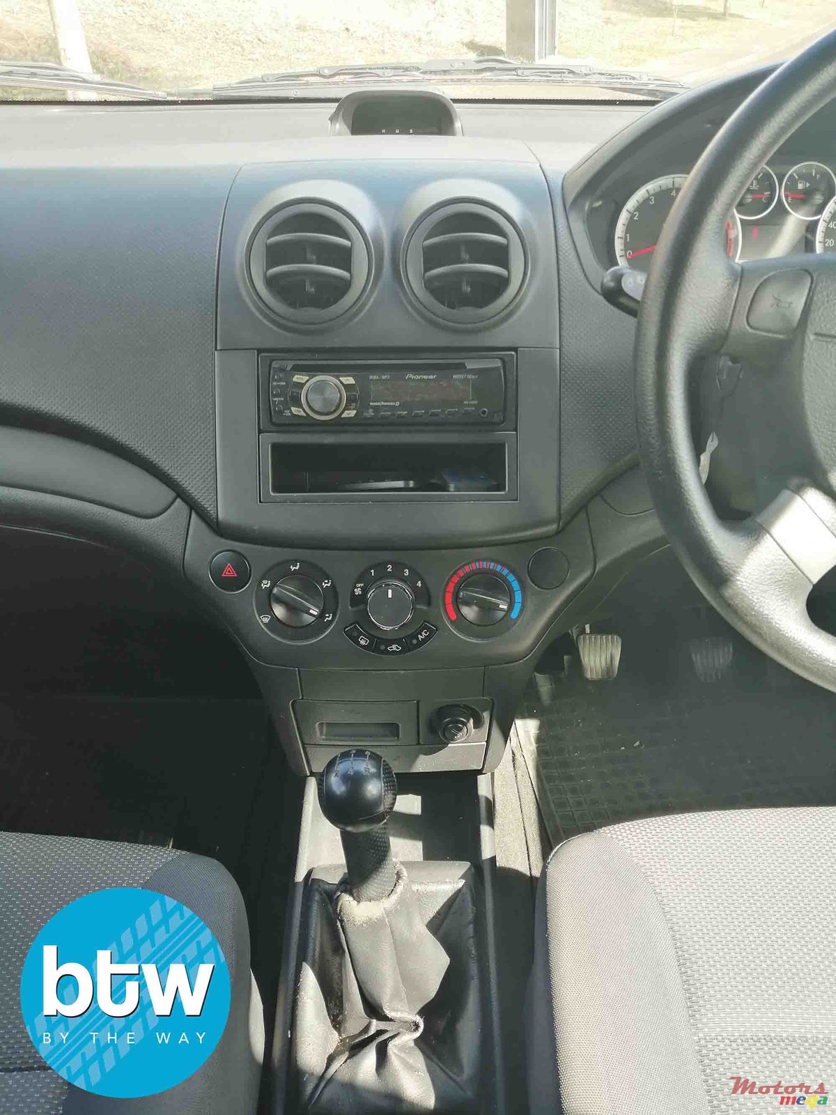 2012' Chevrolet Aveo LS photo #5