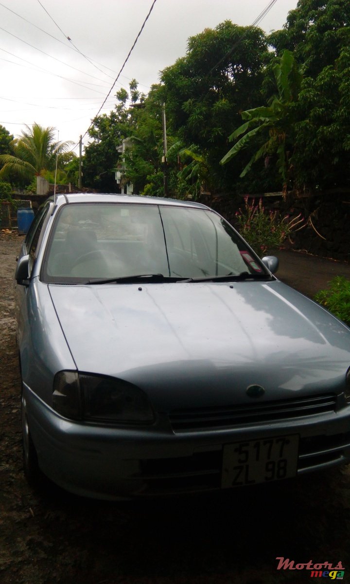 1998' Toyota Starlet photo #1