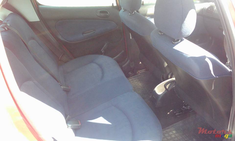 2002' Peugeot 206 photo #6