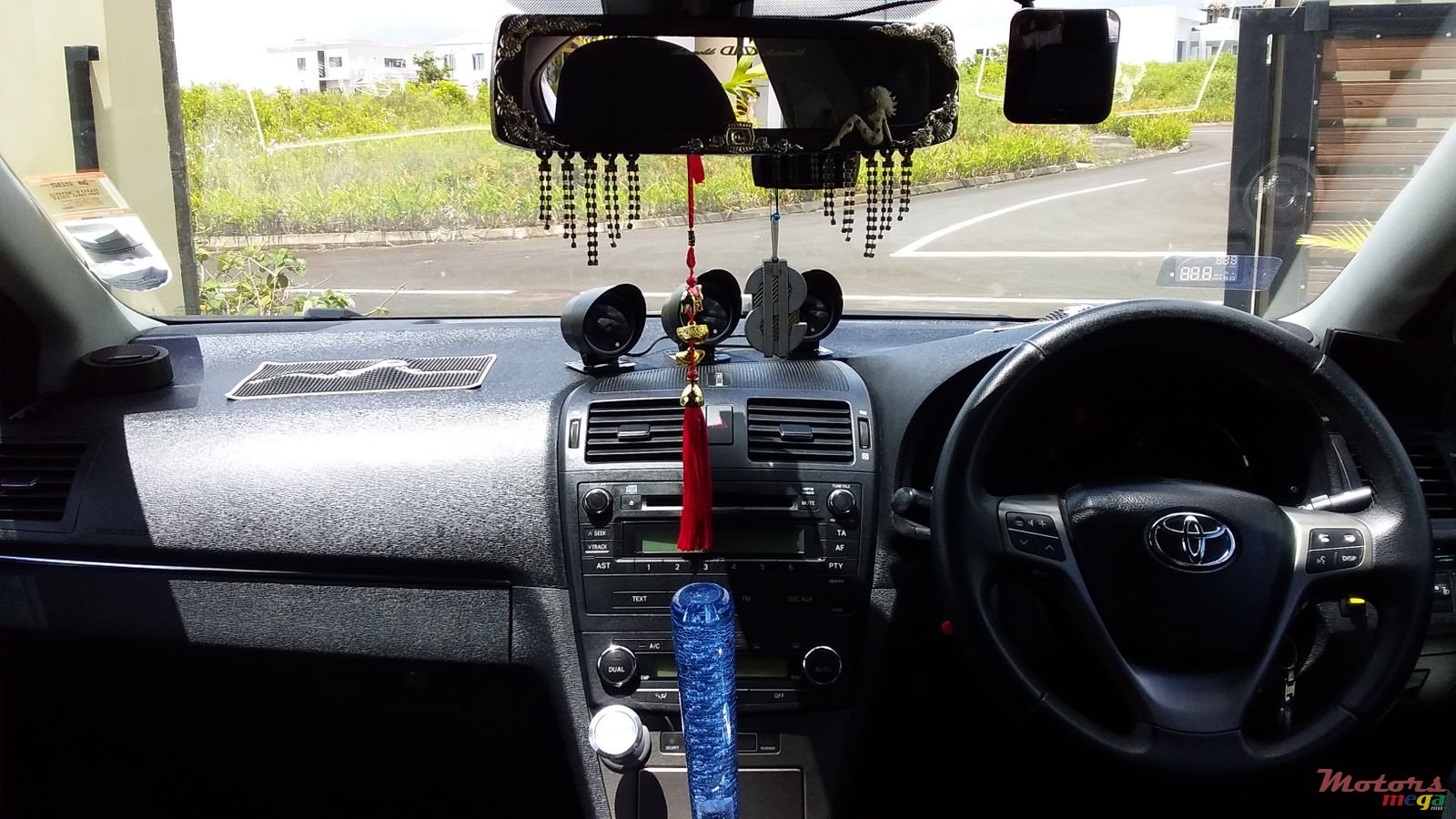 2010' Toyota Avensis photo #3