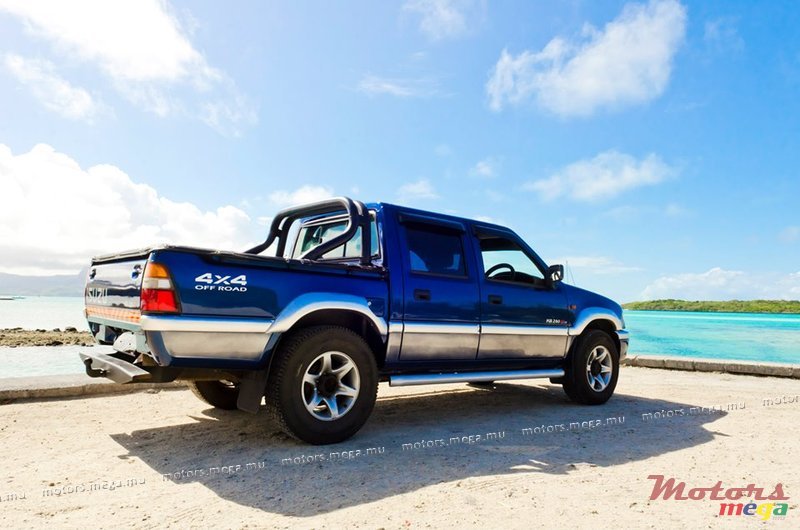 1999' Isuzu 4x4 KB 280 turbo photo #3