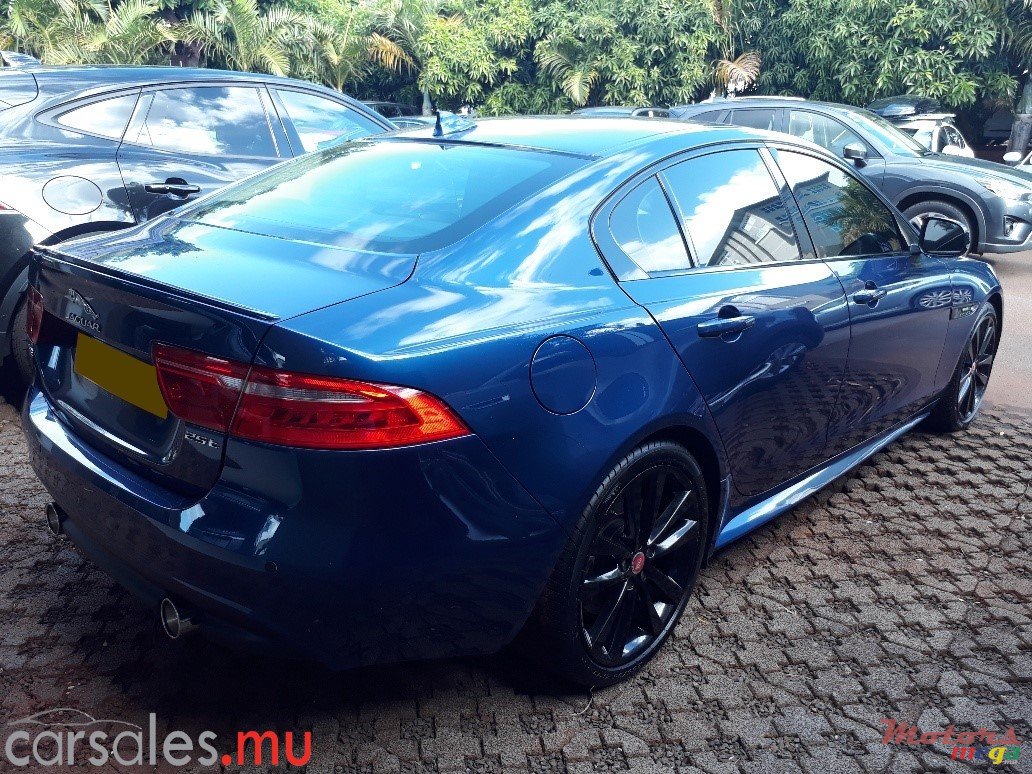 2016' Jaguar XE 25t R-Sport photo #3