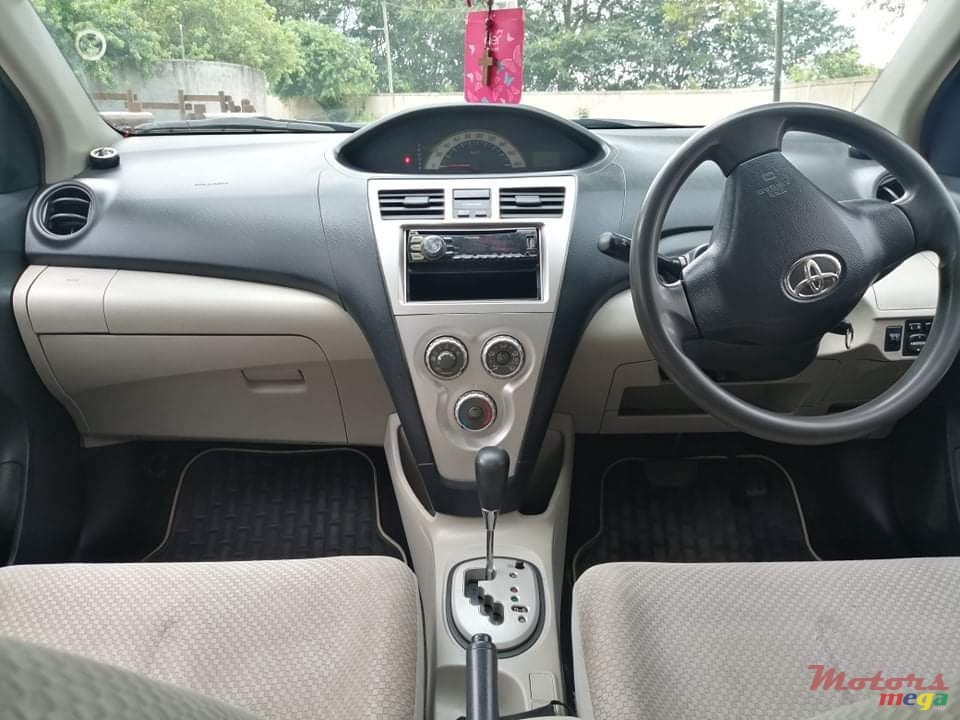 2005' Toyota photo #4