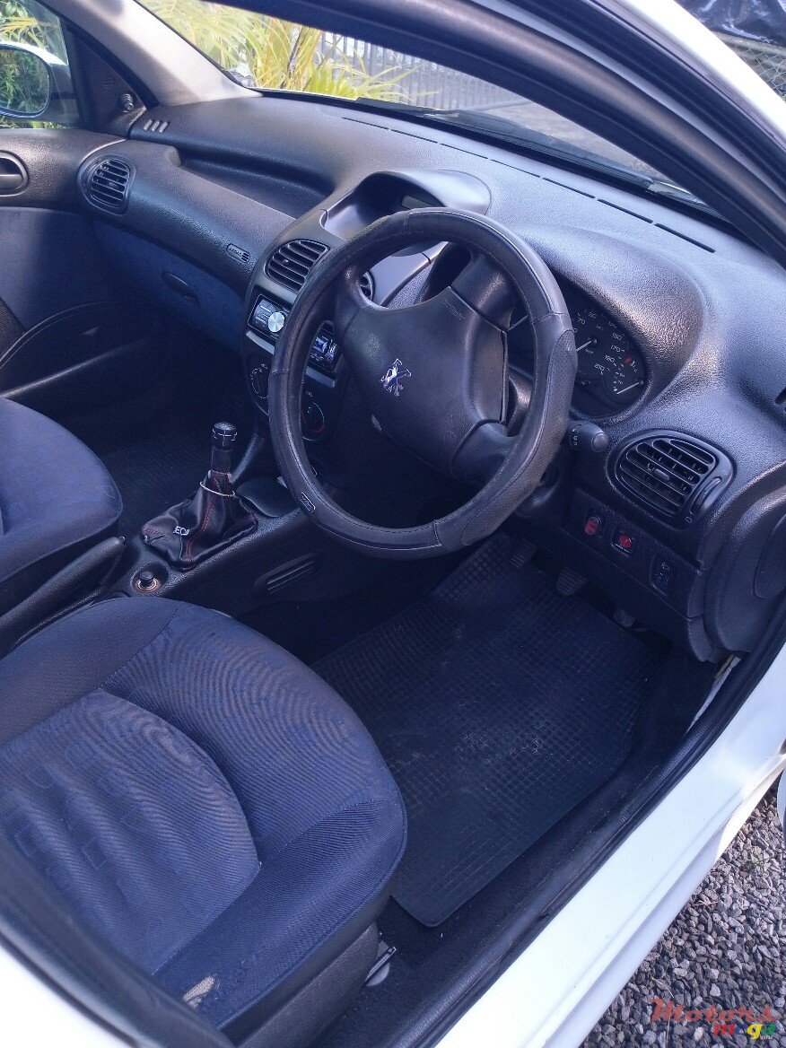 2002' Peugeot 206 photo #4
