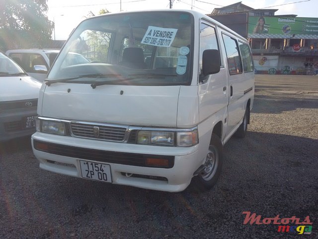 2000' Nissan Urvan photo #1