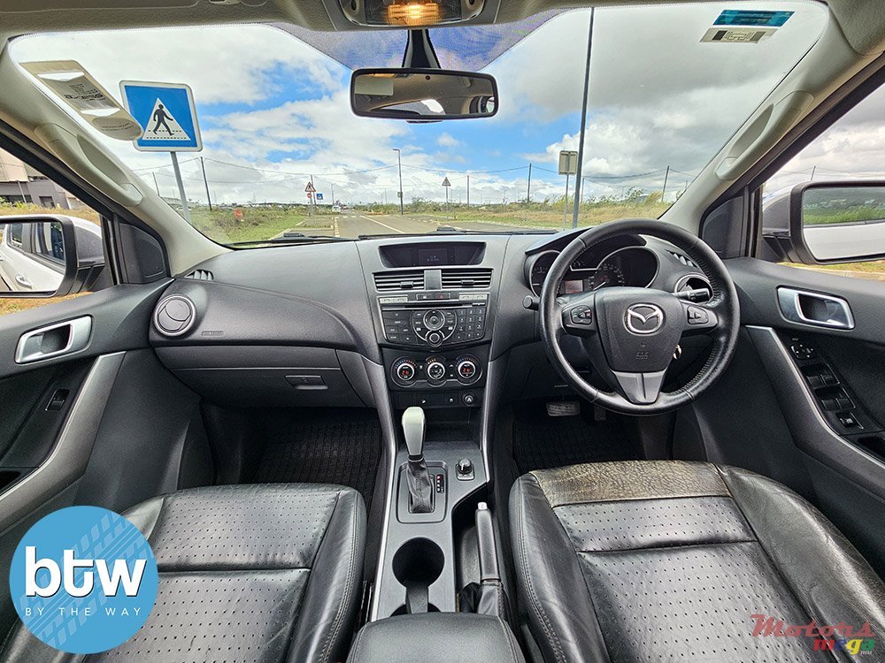 2019' Mazda BT-50 photo #7