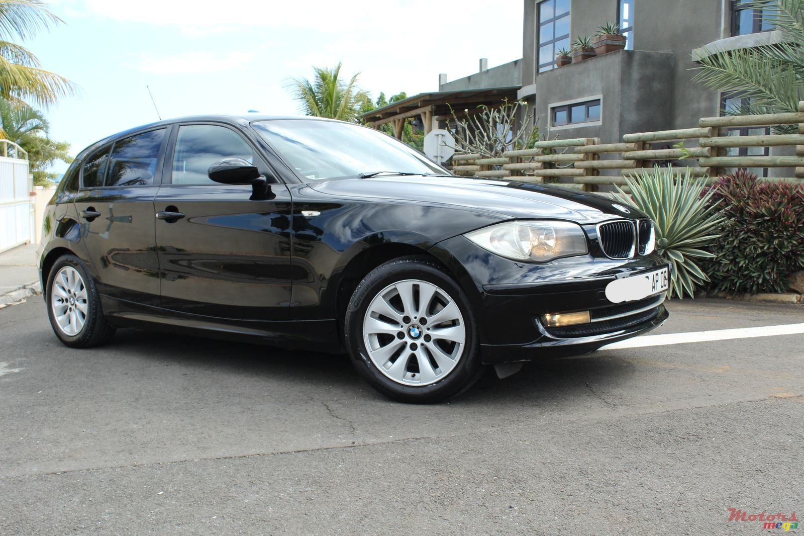 2008' BMW 1 Series photo #1