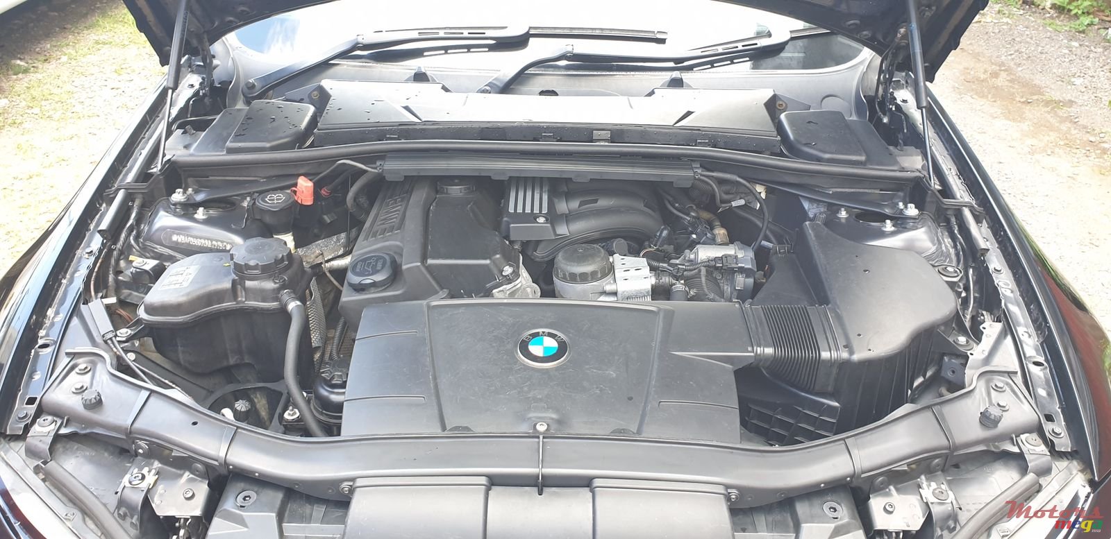 2009' BMW 320 photo #3